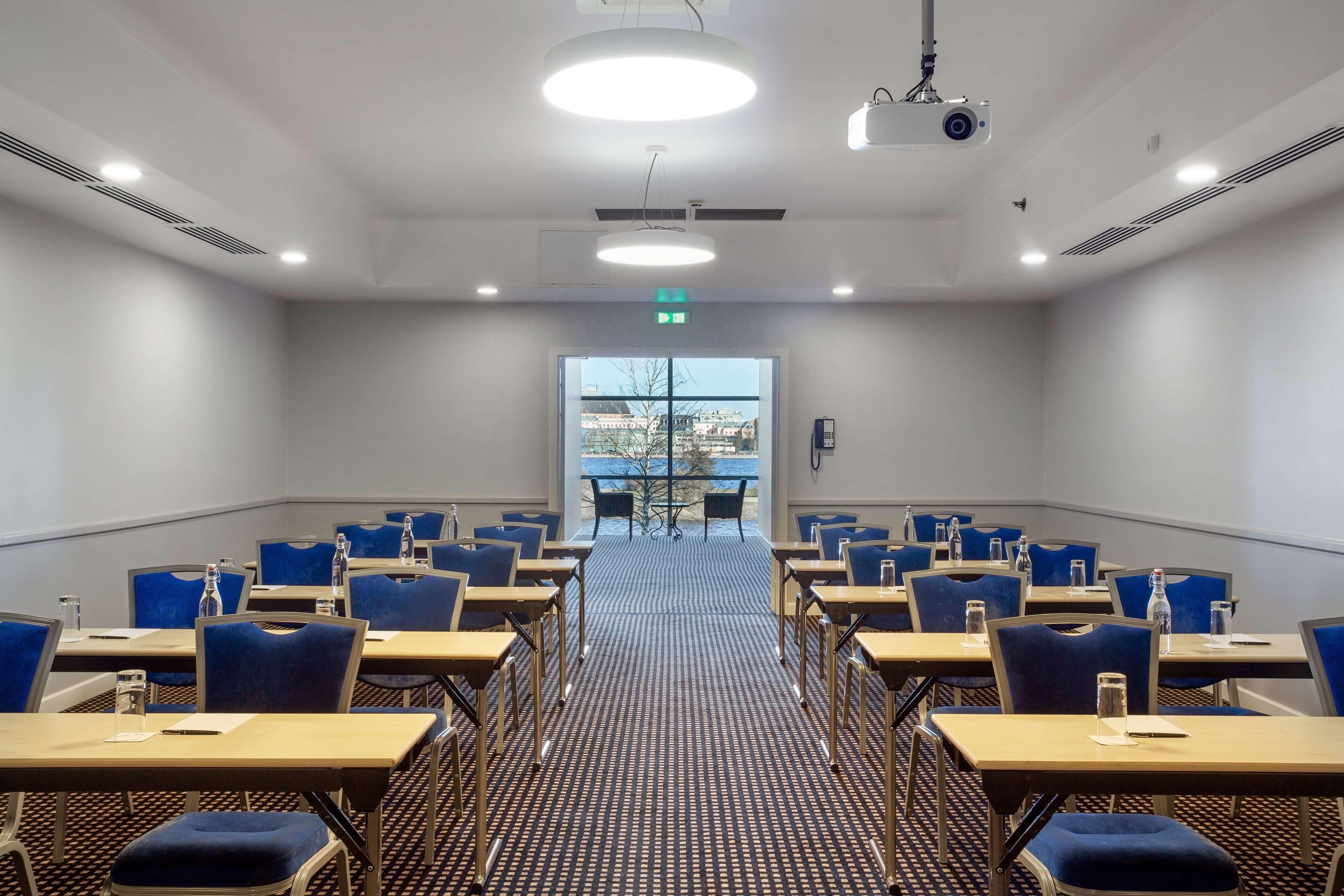 Radisson Blu Hotel & Spa, Daugava Riga Exterior photo